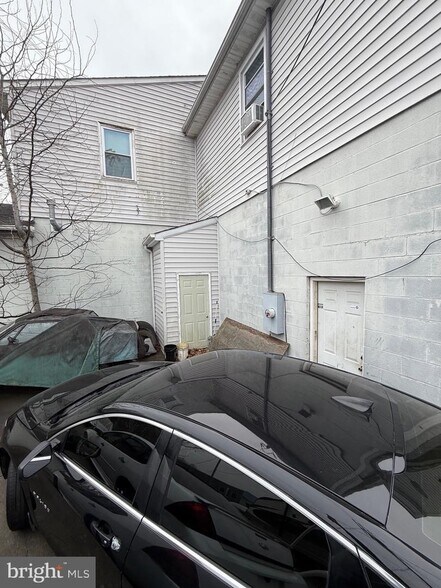 More Photos Of 476-486 Cambridge St, Fredericksburg Auto Dealership For Lease