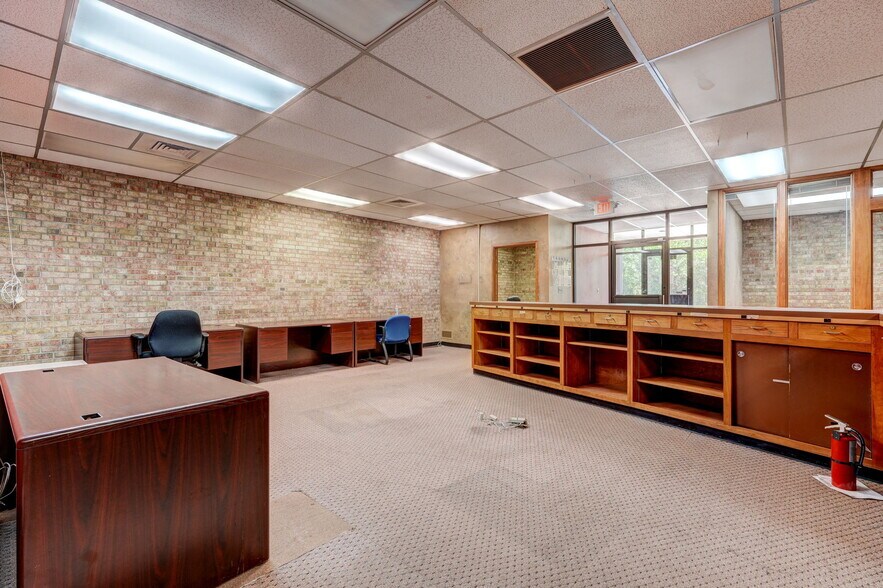 More Photos Of 3311 Burlington Rd, Greensboro Office For Sale