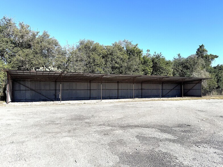 More Photos Of 1500 W Corpus Christi St, Beeville Freestanding For Sale