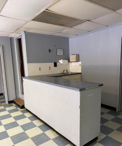 More Photos Of 1522 W Wall St, Wadesboro Freestanding For Sale