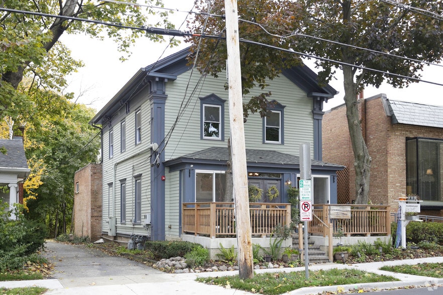 Primary Photo Of 117 North Ave, Barrington Restaurant For Lease