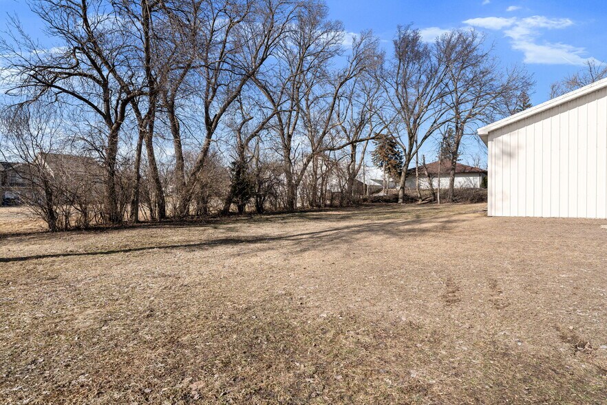 More Photos Of 438 Highway Ave S, Blooming Prairie Office For Sale