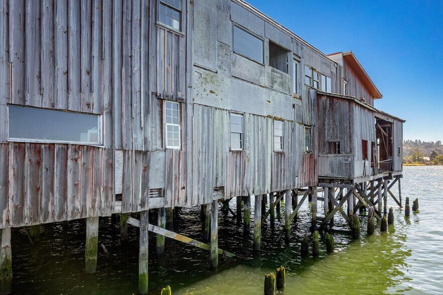 More Photos Of 100 31st St, Astoria Warehouse For Sale
