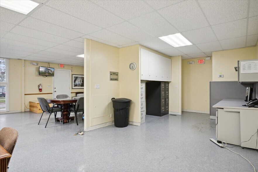 More Photos Of 22610 Rosewood St, Oak Park Office Residential For Sale