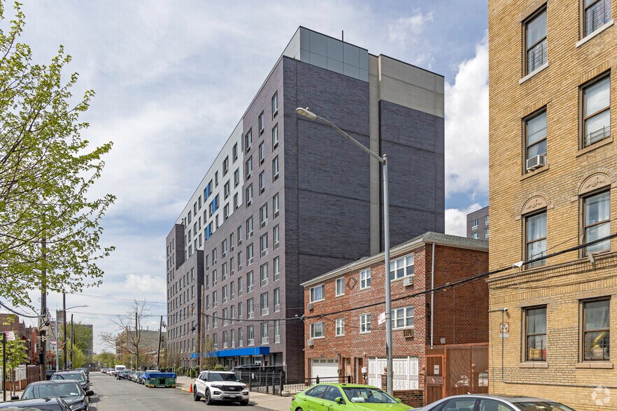 Primary Photo Of 2035 Newbold Ave, Bronx Apartments For Lease