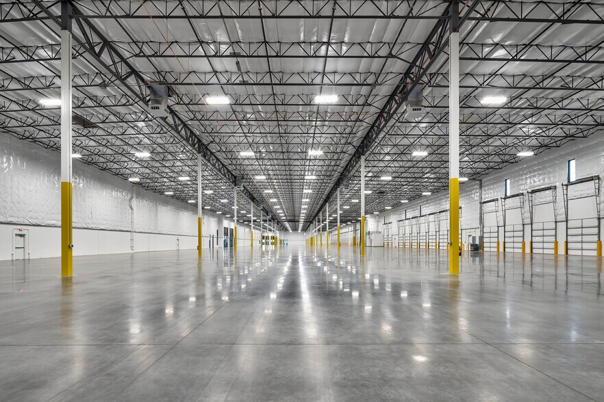 More Photos Of 9512 E Elliot Rd, Mesa Warehouse For Lease