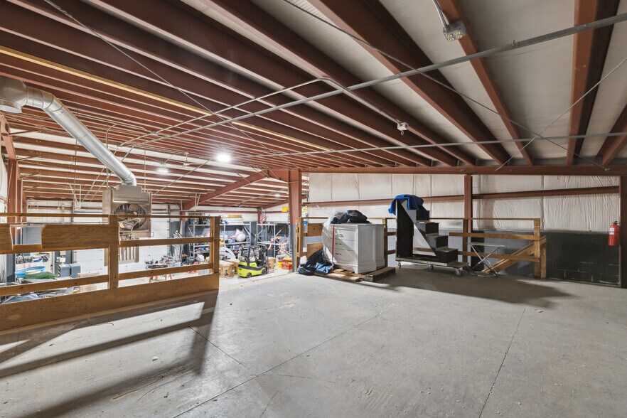 More Photos Of 2502 E Michigan Ave, Ypsilanti Freestanding For Lease