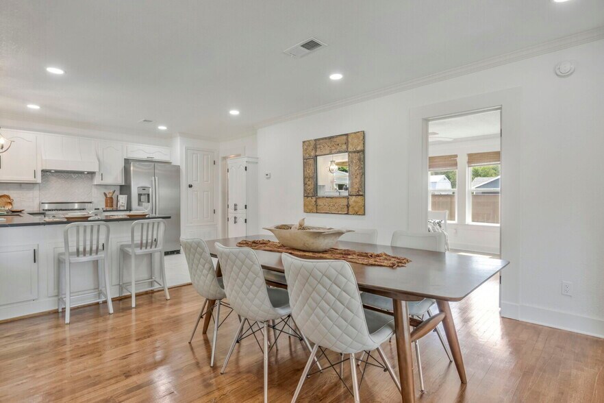More Photos Of 6682 Ravine St, Milton Office Residential For Sale