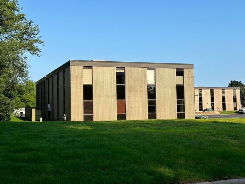 More Photos Of 4655 Nicols Rd, Eagan Office For Lease