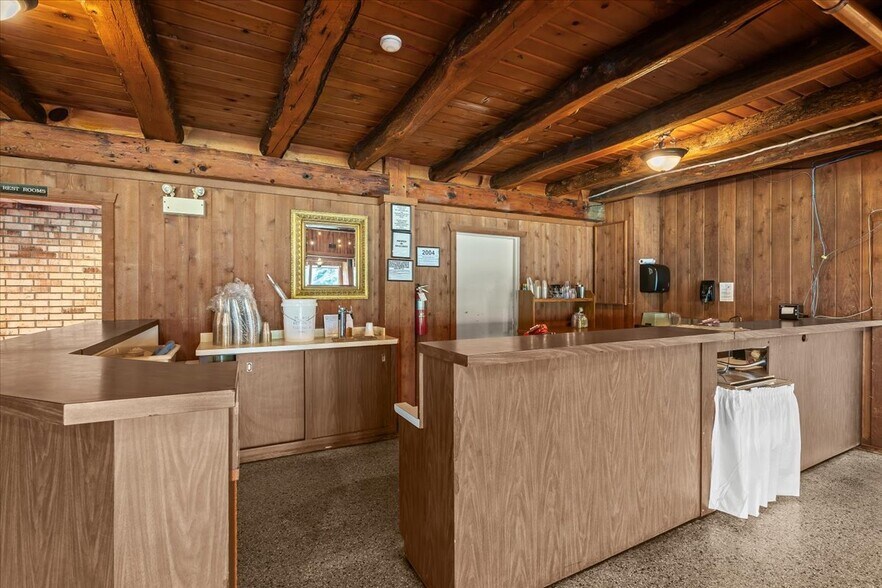 More Photos Of 9512 E Lippincott Blvd, Davison Golf Course Driving Range For Sale