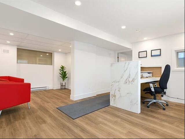 More Photos Of 10 Rue Roux, Sainte-therese Office For Lease