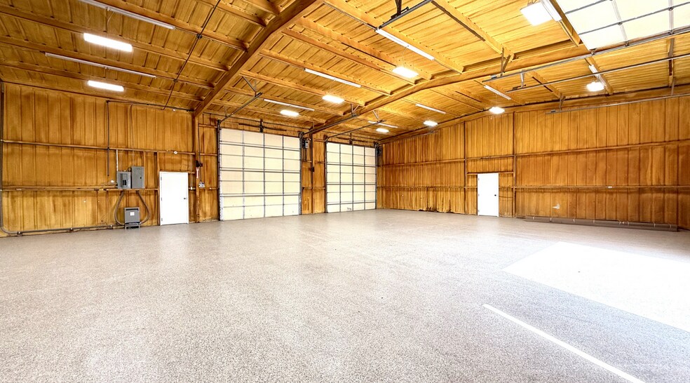 More Photos Of 9503 E County Road 97, Midland Warehouse For Lease