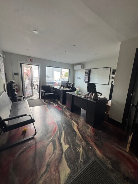 More Photos Of NE -, North Miami Warehouse For Lease