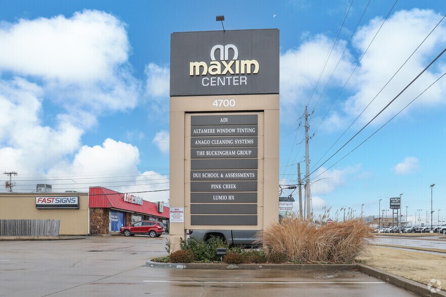 More Photos Of 4717-4733 S Memorial Dr, Tulsa Showroom For Lease