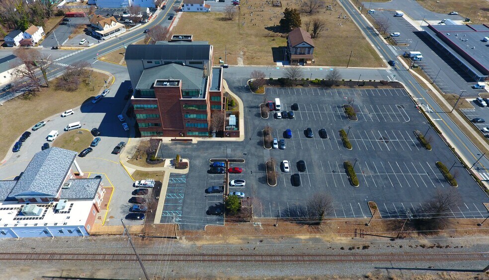 More Photos Of 500 W Loockerman St, Dover Office For Lease