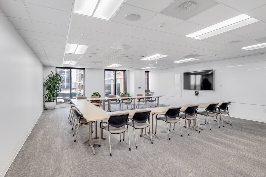 More Photos Of 100 Congress Ave, Austin Office For Lease