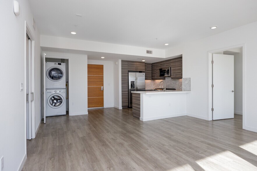 More Photos Of 12035 Wilshire Blvd, Los Angeles Apartments For Sale