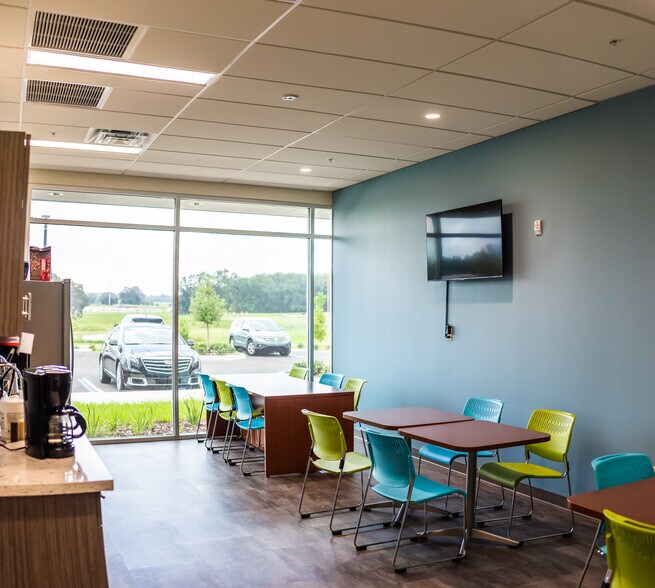 More Photos Of 14189 NW 129th Way, Alachua Office For Lease