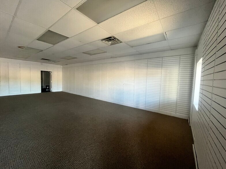 More Photos Of 6211 S Westnedge Ave, Portage Freestanding For Lease