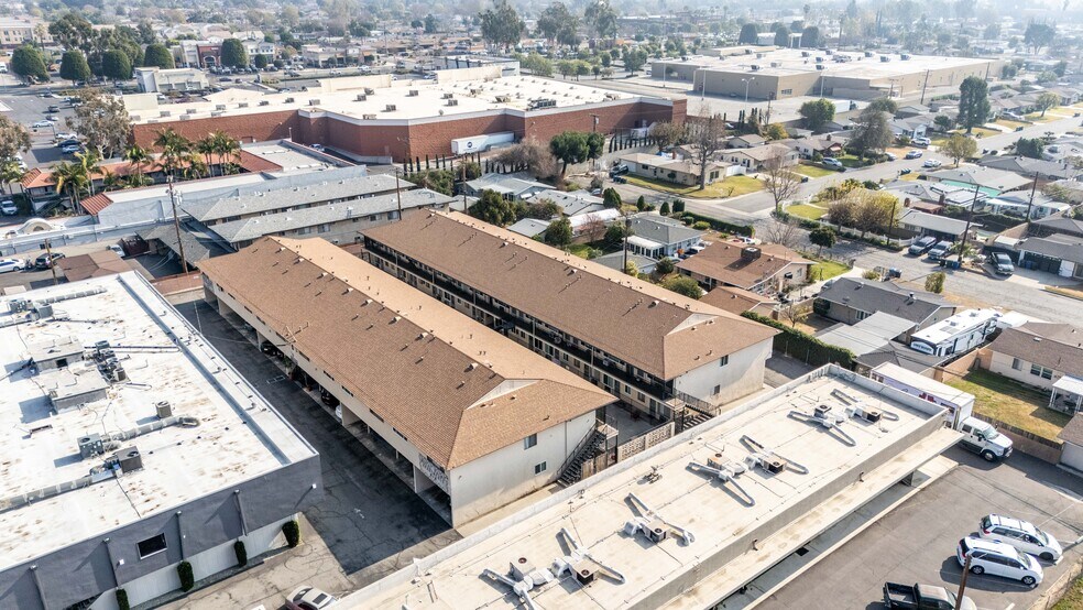 More Photos Of 618-620 W Route 66, Glendora Apartments For Sale