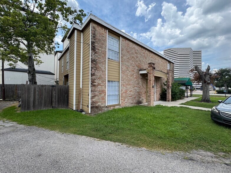 More Photos Of 5621 Val Verde St, Houston Apartments For Sale