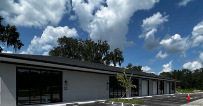 More Photos Of 745 Tillman Pl, Plant City Showroom For Lease