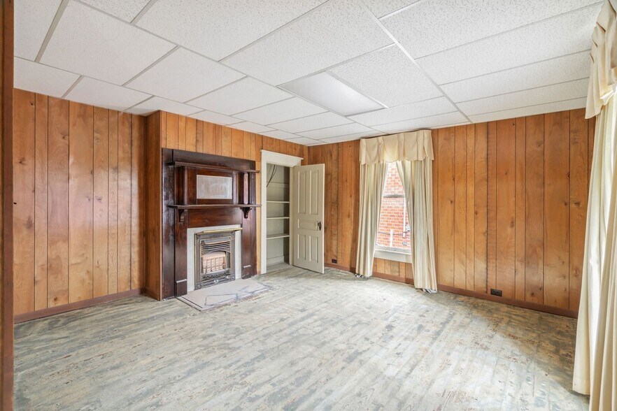 More Photos Of 406 Wharf St, Loudon Funeral Home For Sale