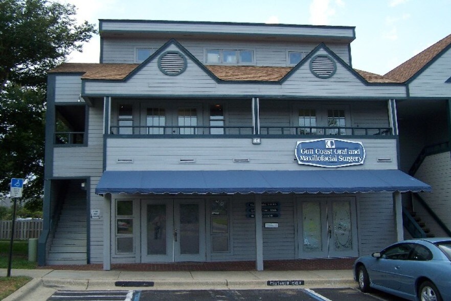 More Photos Of 4400 Bayou Blvd, Pensacola Office Residential For Lease