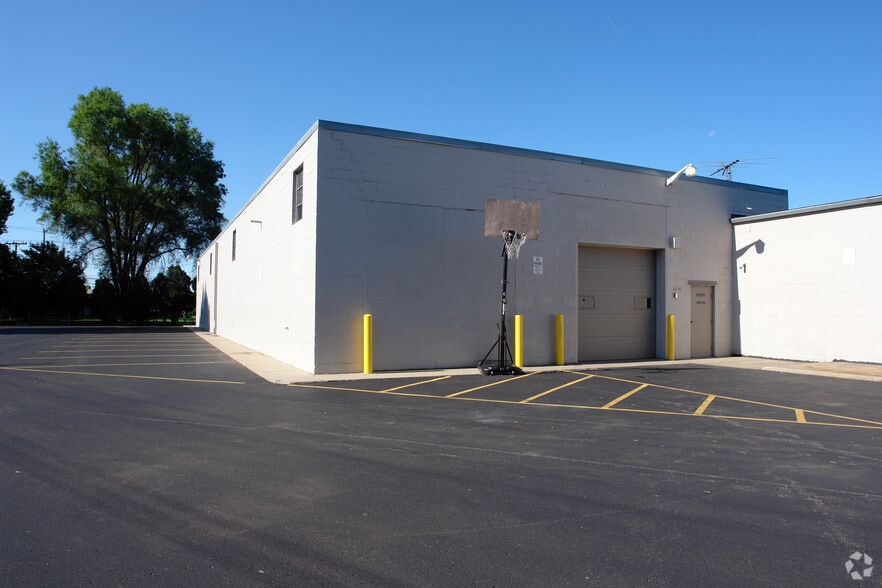 More Photos Of 51200-51370 Van Dyke Ave, Utica Unknown For Lease