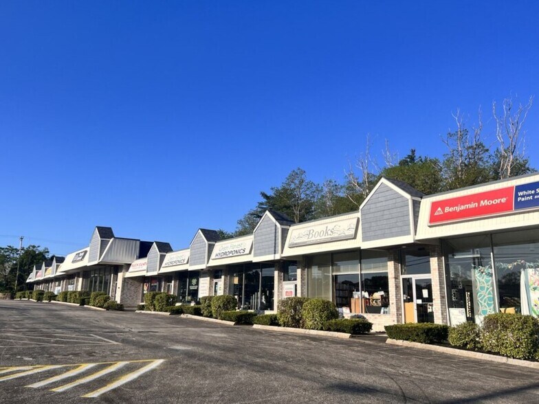 More Photos Of 18 Plaistow Rd, Plaistow Freestanding For Lease