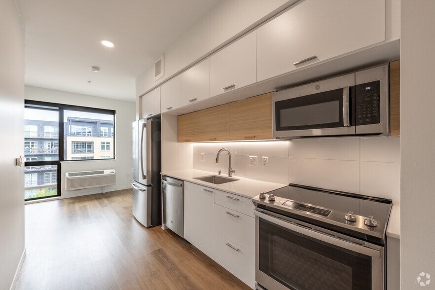 More Photos Of 747 Hampden Ave, Saint Paul Apartments For Sale