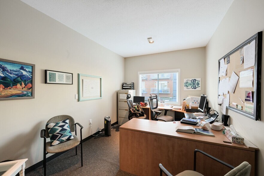More Photos Of 941 Kings Rd, Victoria Office For Sale