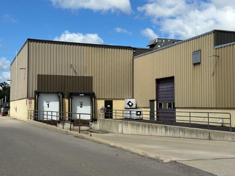 More Photos Of 78 Jackson Plaza, Ann Arbor Warehouse For Lease