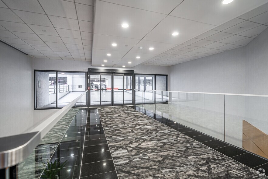 More Photos Of 3900 Essex Ln, Houston Office For Lease