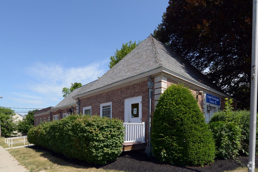 More Photos Of 536 Washington St, Abington Medical For Lease