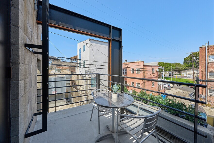 More Photos Of 1313 Innes Pl, Venice Apartments For Sale