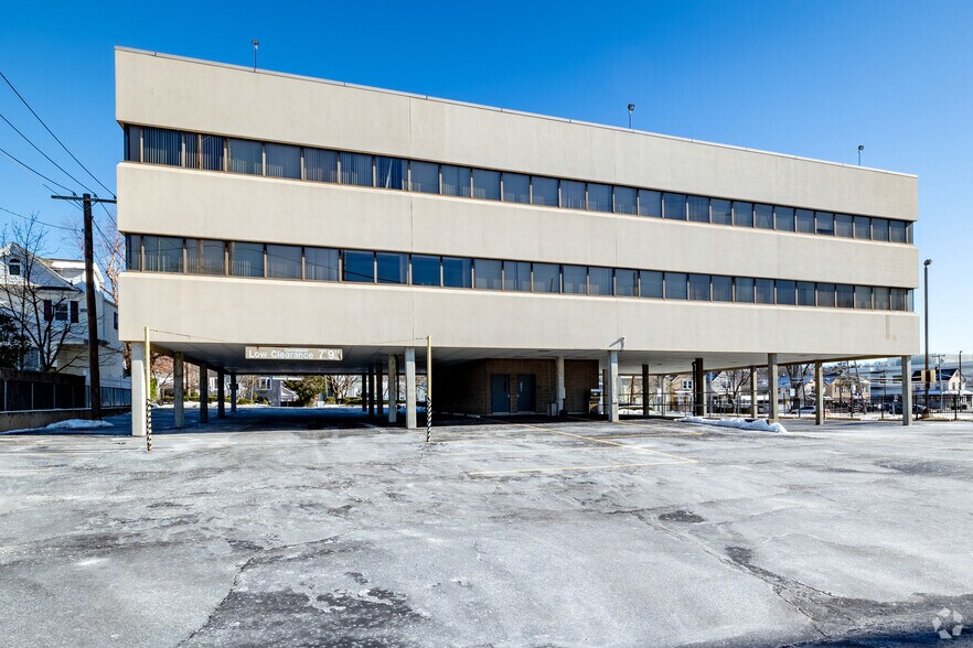 More Photos Of 44 S Bayles Ave, Port Washington Medical For Lease