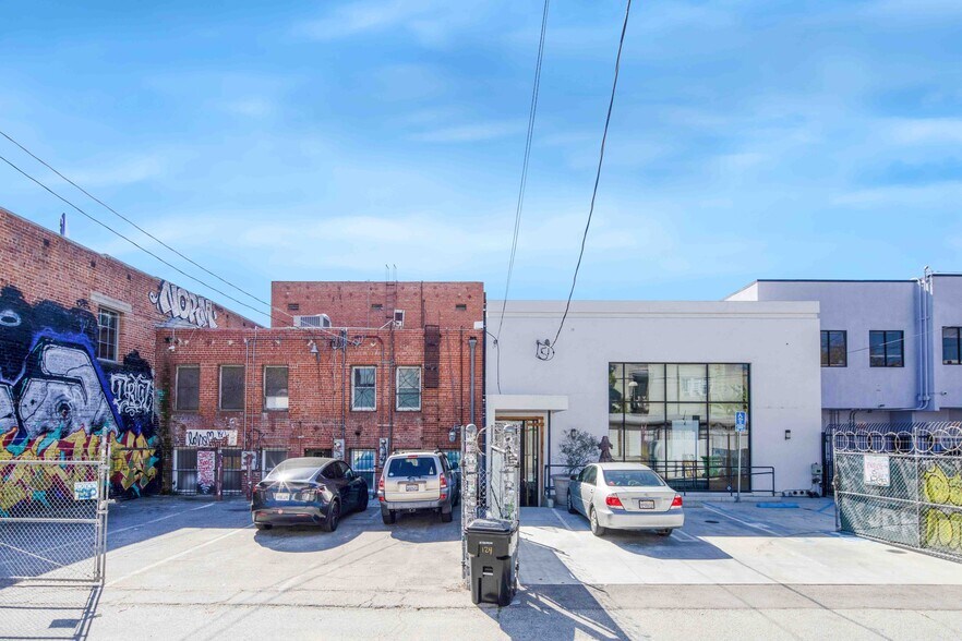 More Photos Of 122-124 S La Brea ave, Los Angeles Storefront Retail Office For Lease