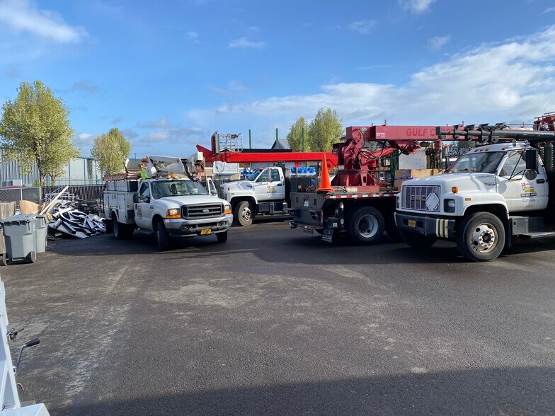 More Photos Of 1400 SE Township Rd, Canby Light Distribution For Lease