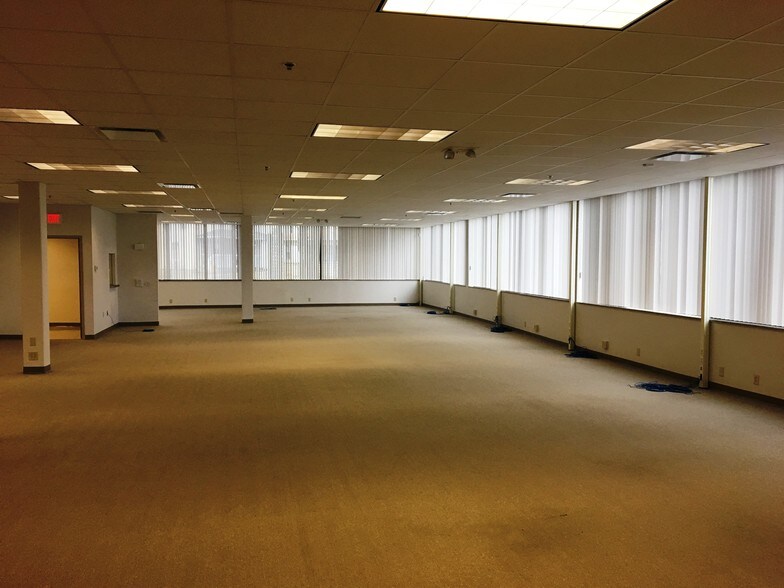 More Photos Of 195 Union St, Newark Office For Sale