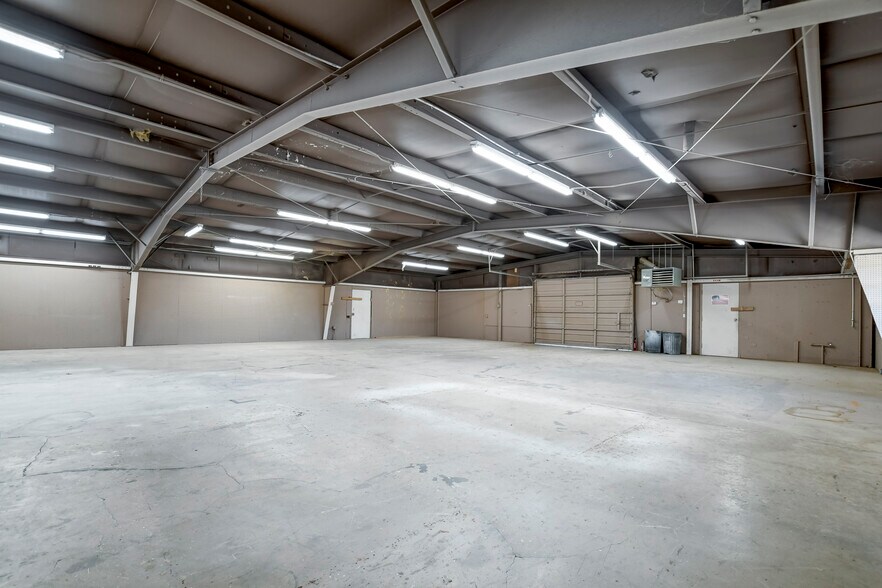 More Photos Of 10650 S Highway 69, Mayer Industrial For Lease