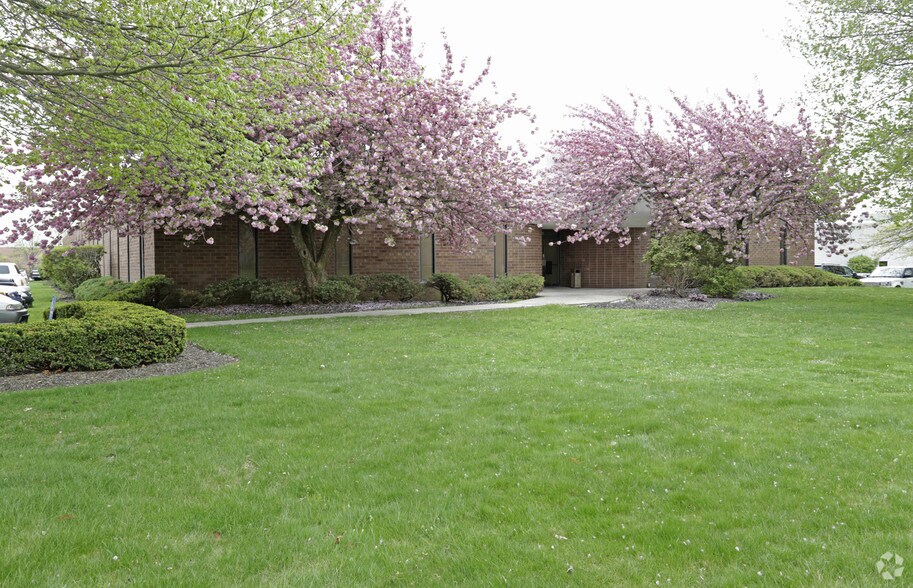 Primary Photo Of 77 Arkay Dr, Hauppauge Warehouse For Sale
