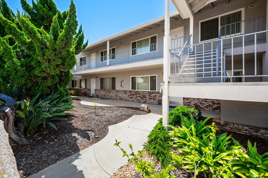 More Photos Of 4903 Nautilus St, Oxnard Apartments For Sale