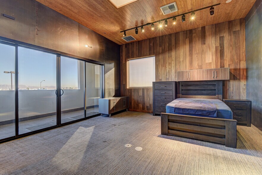 More Photos Of 6625 Badura Ave, Las Vegas Flex For Sale