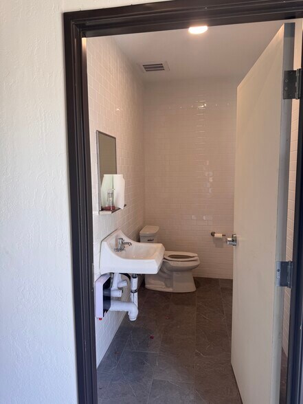 More Photos Of 1215 E Van Buren St, Phoenix Restaurant For Sale