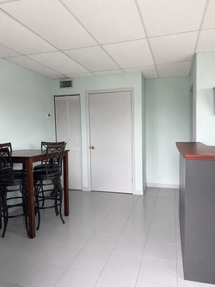 More Photos Of 2930 NW 17th Ter, Oakland Park Manufacturing For Sale