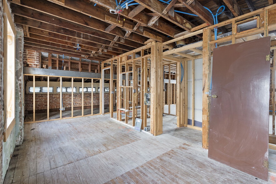 More Photos Of 204 Magnolia St, New Smyrna Beach Restaurant For Sale