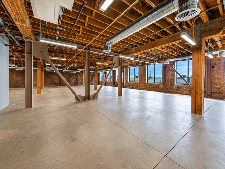 More Photos Of 440 Seaton St, Los Angeles Loft Creative Space For Lease