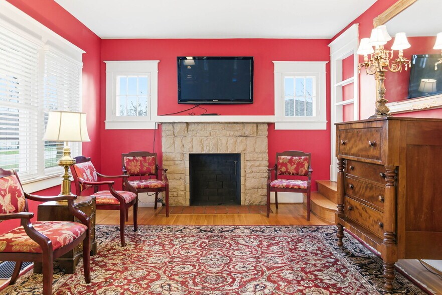 More Photos Of 3208 College Dr, Louisville Office For Sale