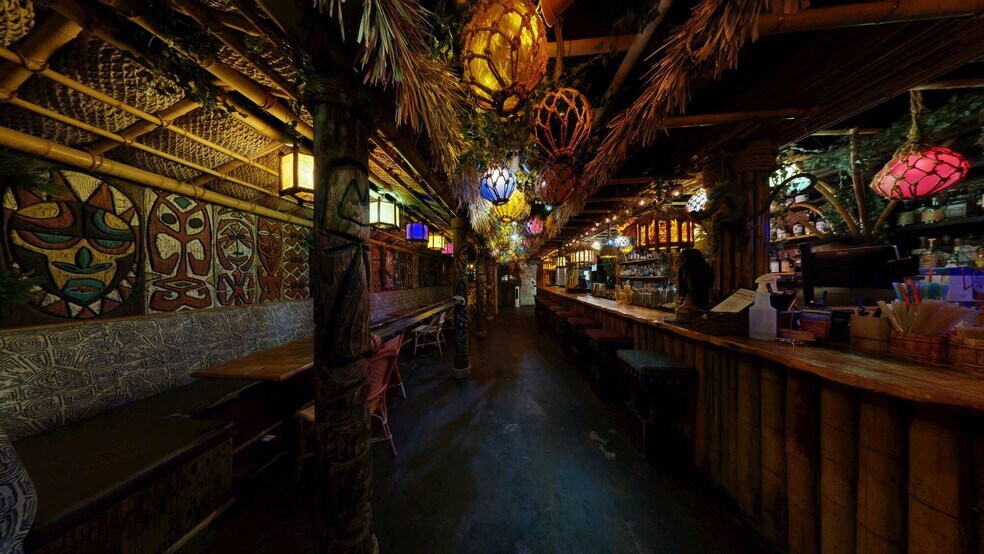 More Photos Of 135 E Commerce St, San Antonio Restaurant For Sale